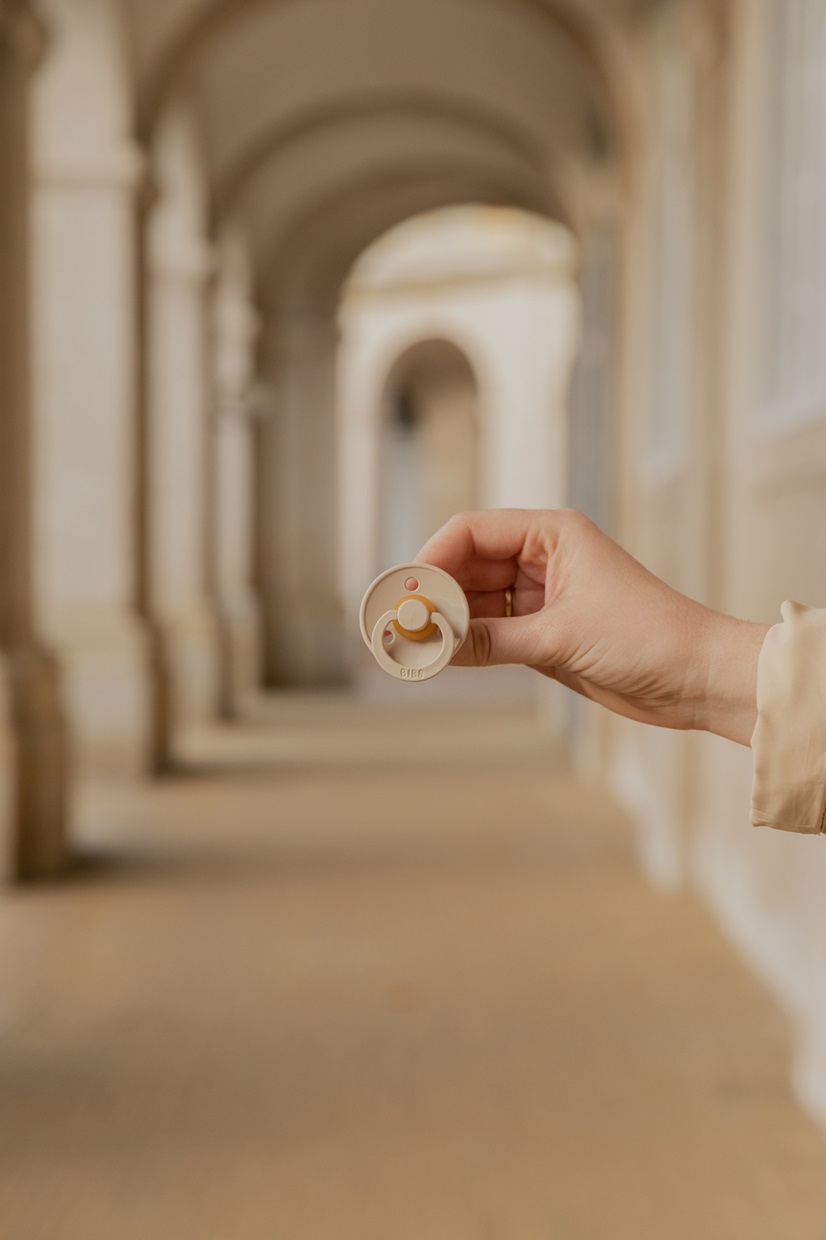 Соска пустушка BIBS Colour Latex Anatomical (анатомічна) – Vanilla/Cloud (2 в упаковці) - Зображення 4