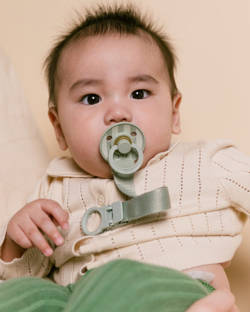 Подарунковий набір пустушки та тримач для соски BIBS Colour Pacifier & Loop Clip Gift Set Latex – Sage - Зображення 5