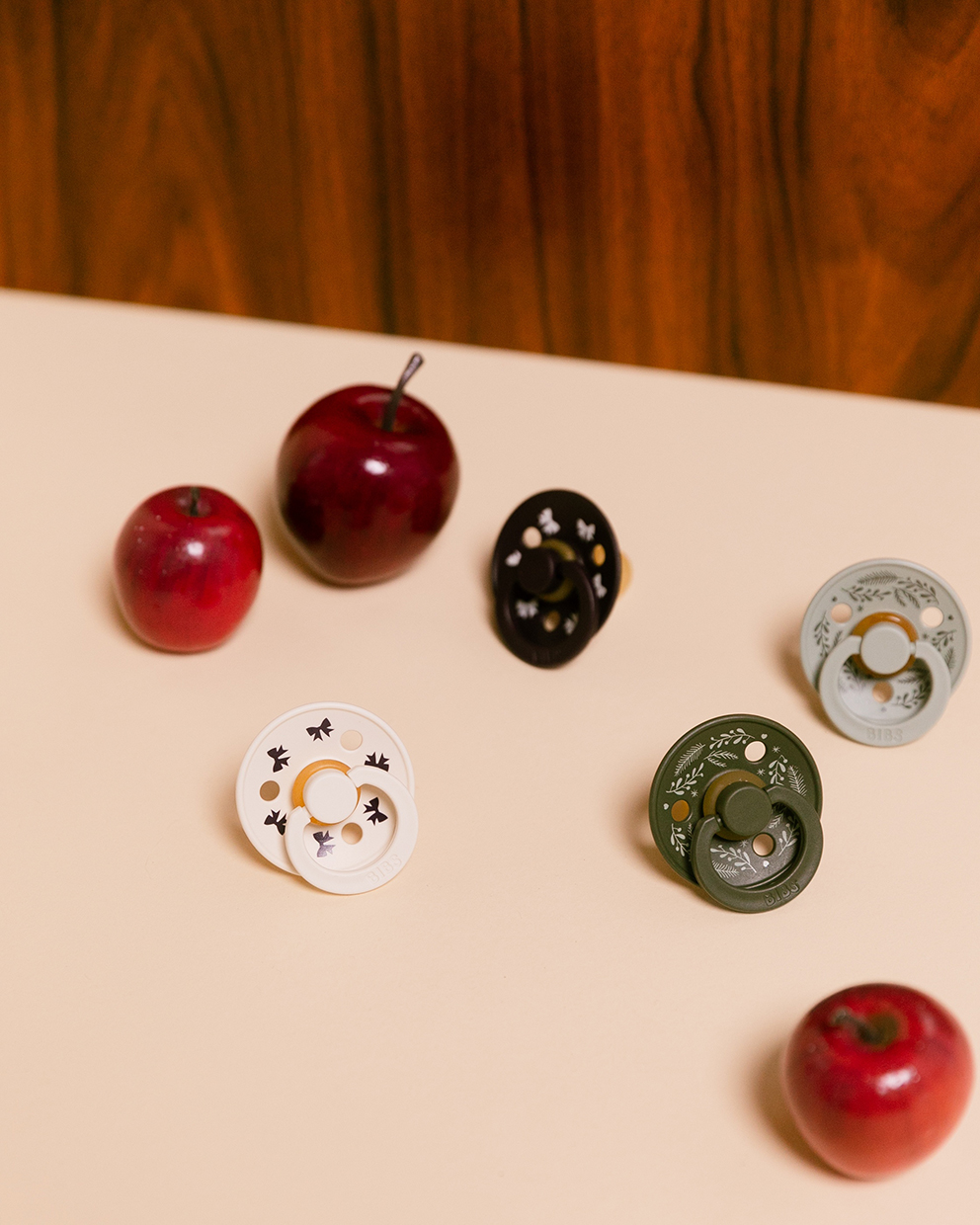 Пустушка BIBS Pacifier Colour Holiday Leaf Latex Round (кругла) – Sage Hunter Green - Зображення 6