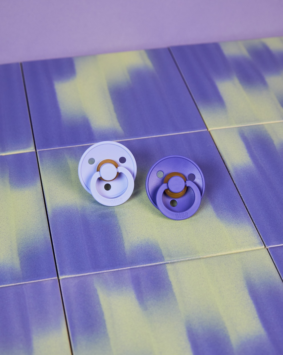 Соска пустушка BIBS Colour Latex Round (кругла) – Grape - Зображення 5