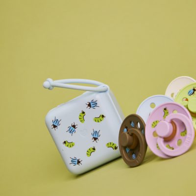 Контейнер для пустушок BIBS Studio Pacifier Box Caterpillar Beetle Mix – Baby Blue - Зображення 4