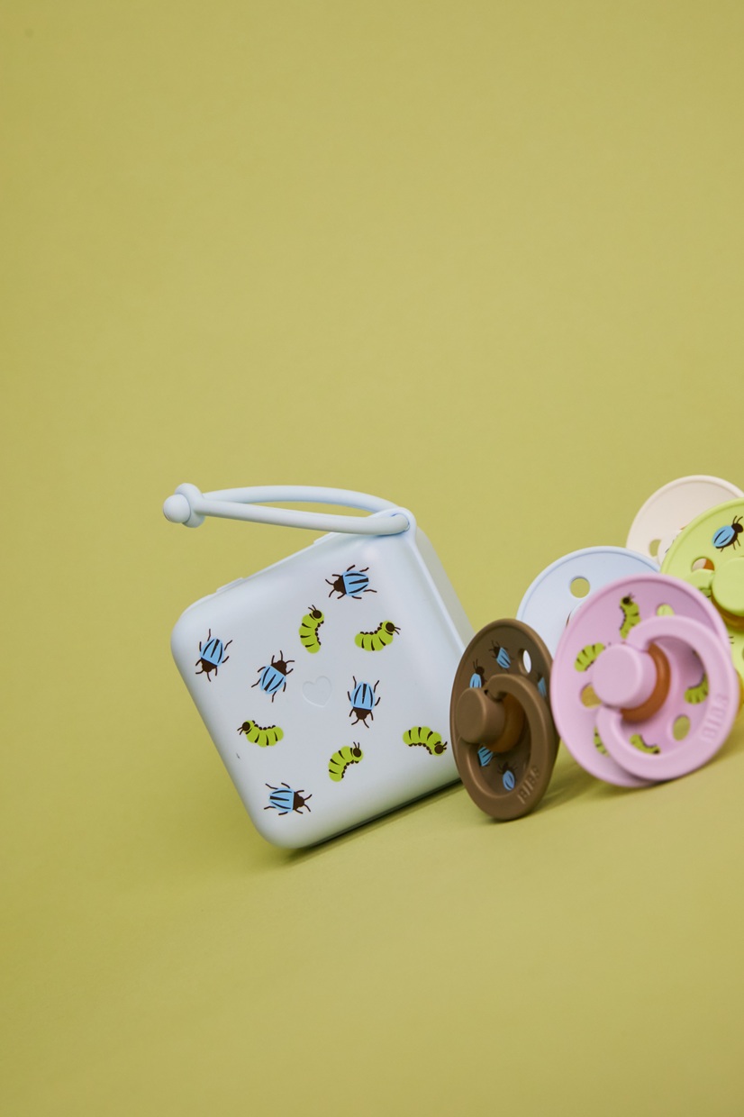 Контейнер для пустушок BIBS Studio Pacifier Box Caterpillar Beetle Mix – Baby Blue - Зображення 4