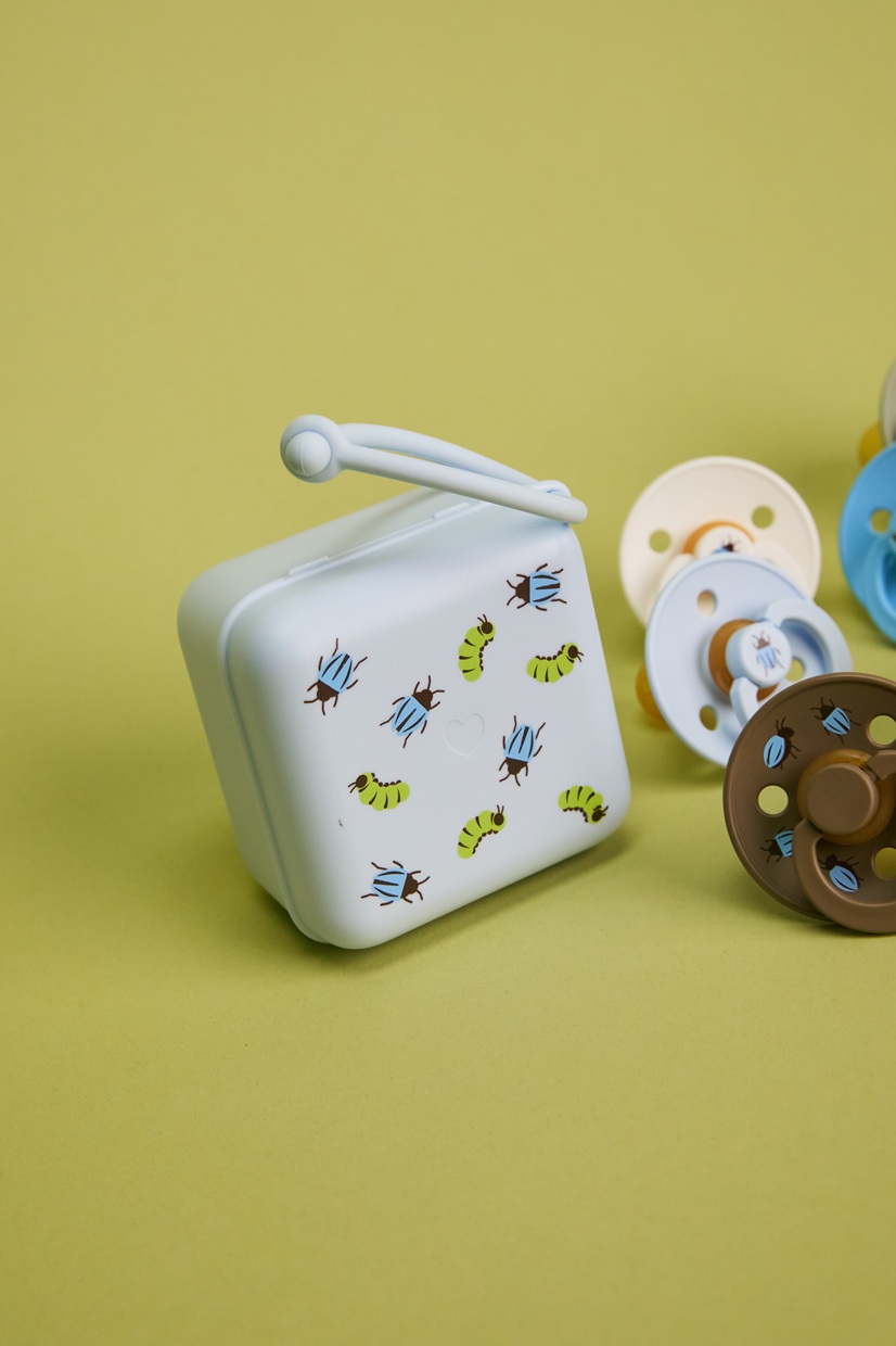 Контейнер для пустушок BIBS Studio Pacifier Box Caterpillar Beetle Mix – Baby Blue - Зображення 3